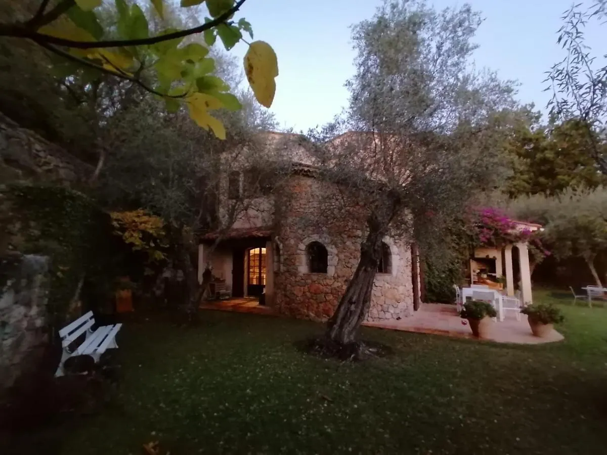 Bed & Breakfast La Perasceda Bed and Breakfast Spéracèdes Frankrijk